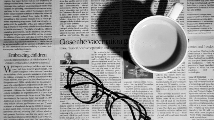 Image for display with article titled A journalist’s view: ‘Maybe if we’re quiet, the reporter will go away’