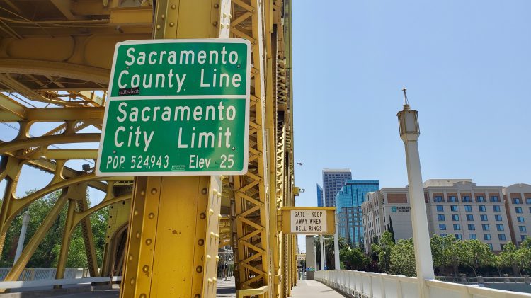 Image for display with article titled From West to Downtown: Despite city of Sacramento pulling back, other officials keep pushing for RT connection over the river