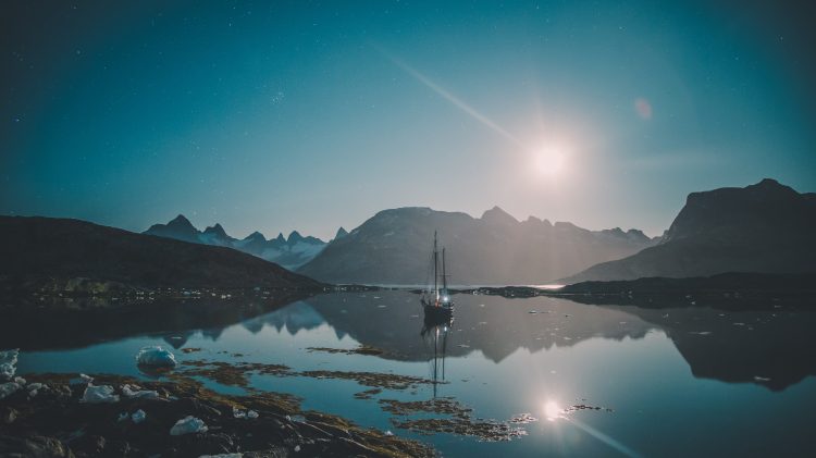 Image for display with article titled The deadly allure of Arctic light meets sunshine and California dreams in new book ‘Wanderlust’