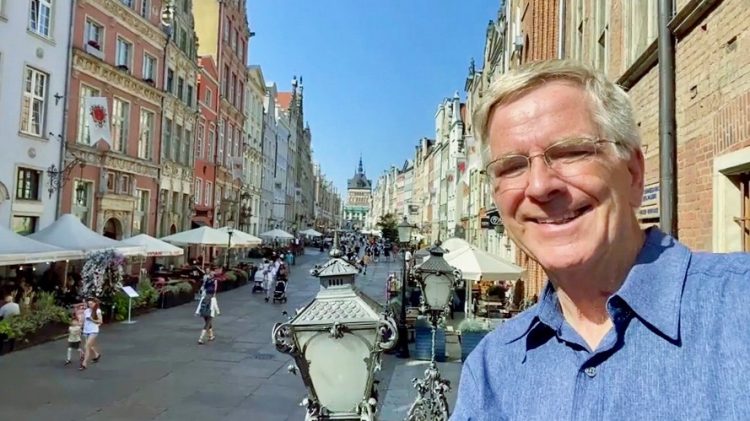 Image for display with article titled Travel avatar Rick Steves looks to the world at Sacramento’s Crest Theatre on Dec. 4