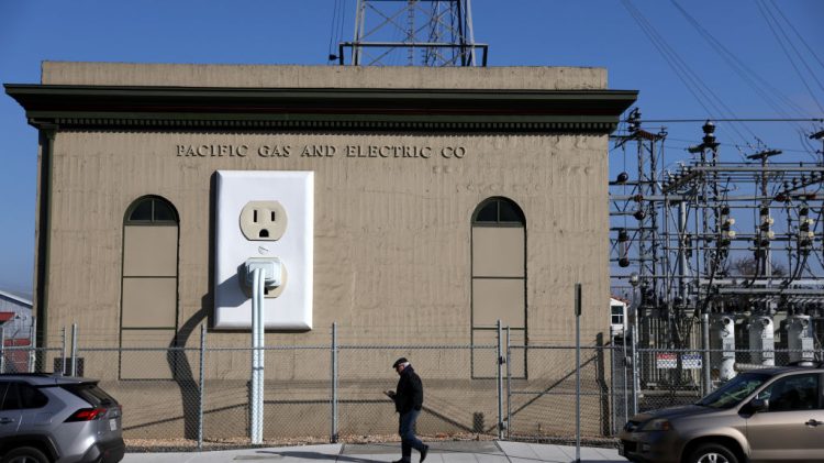 Image for display with article titled Why 16 Million households in Northern and Central California are about to pay more for electricity