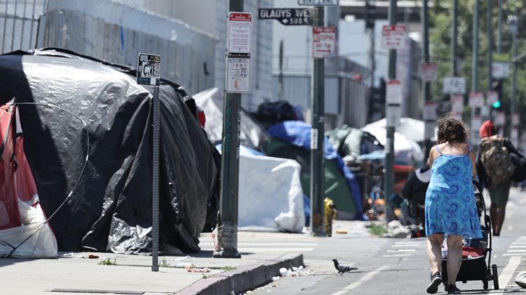 Image for display with article titled Prefab Temporary Housing Might Soon Shelter Unhoused Californians