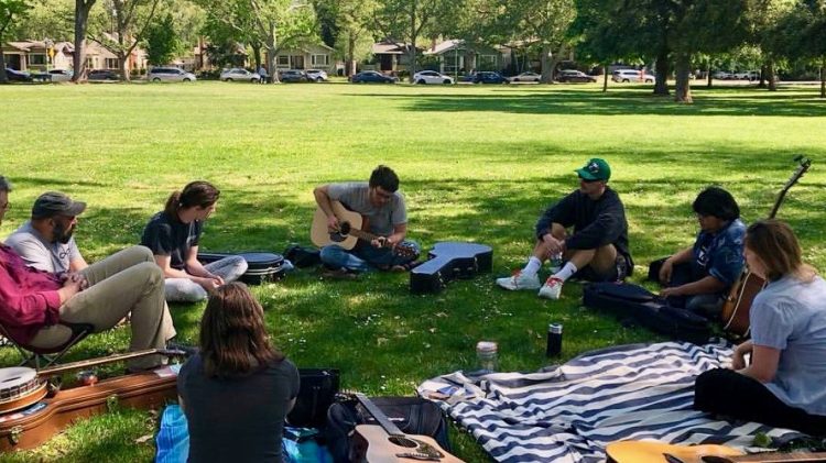 Image for display with article titled Sacramento Songwriter Circle Builds Community for Local Musicians